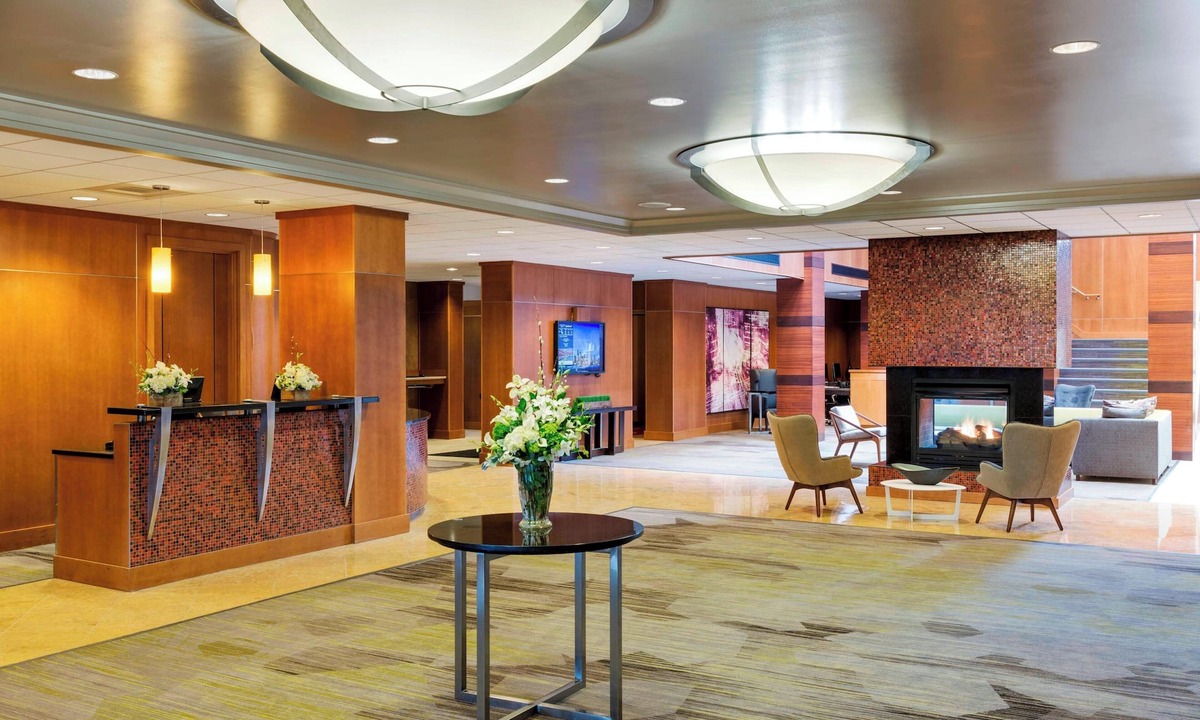 Harbor View - Orient Heights Hotel | Courtyard by Marriott Boston Logan Airport