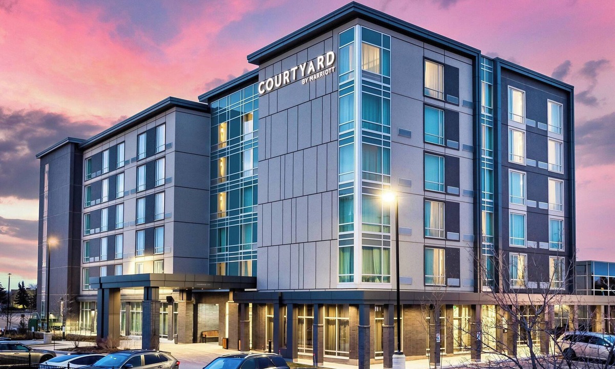 Burlington Hotel | Courtyard by Marriott Burlington