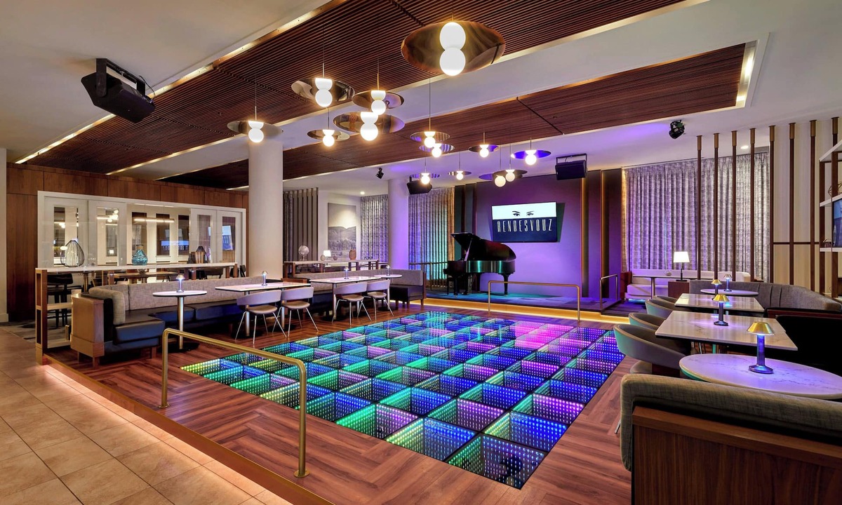 Seton Hotel | Courtyard by Marriott Calgary South