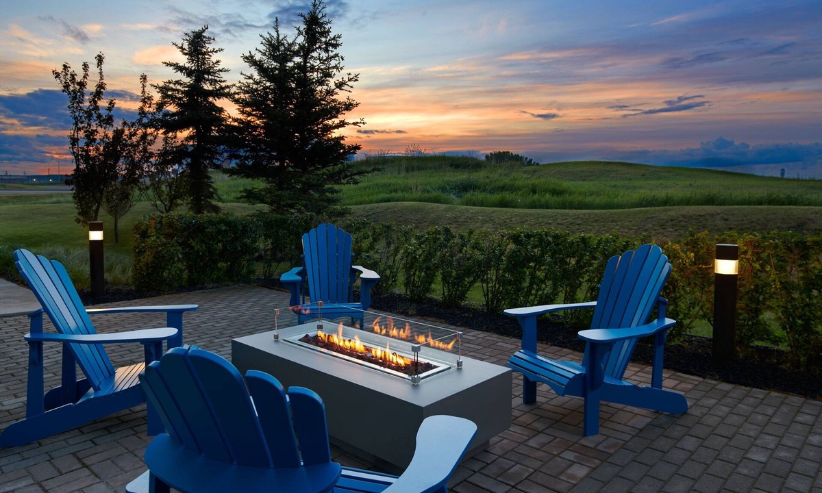 Calgary Hotel | Courtyard by Marriott Calgary Airport