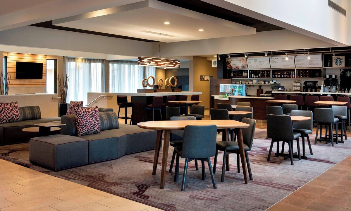 Naperville Hotel | Courtyard by Marriott Chicago Naperville