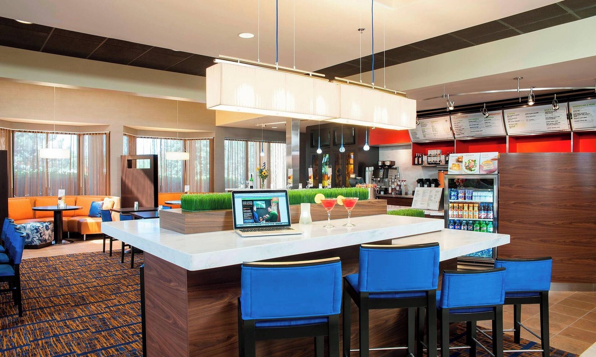 Glenview Hotel | Courtyard by Marriott Chicago Glenview/Northbrook
