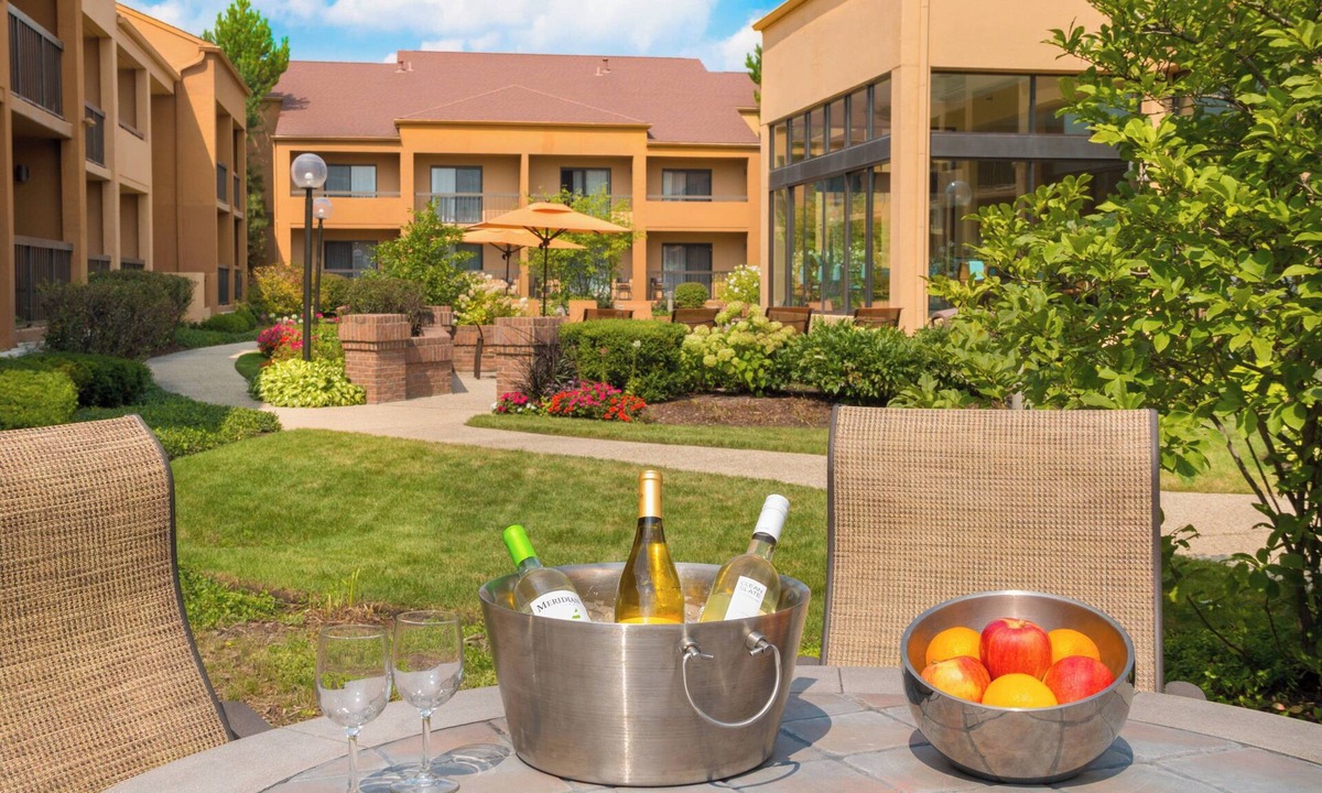 Deerfield Hotel | Courtyard by Marriott Chicago Deerfield