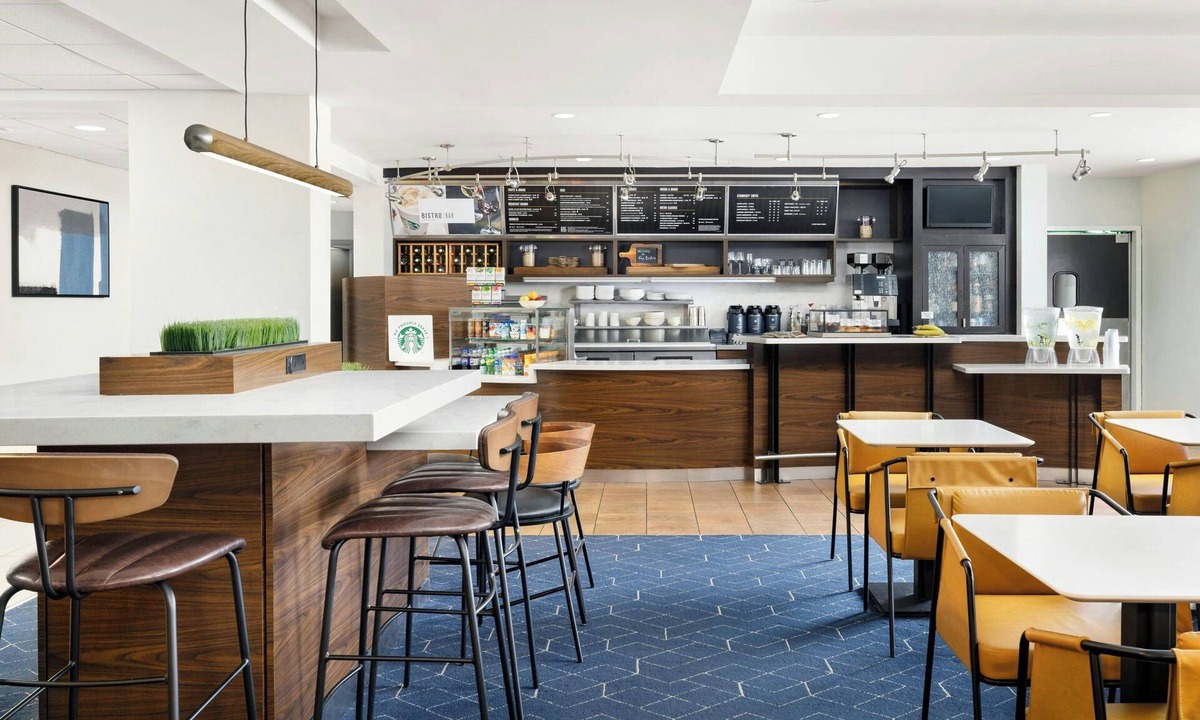 Concord Hotel | Courtyard by Marriott Concord