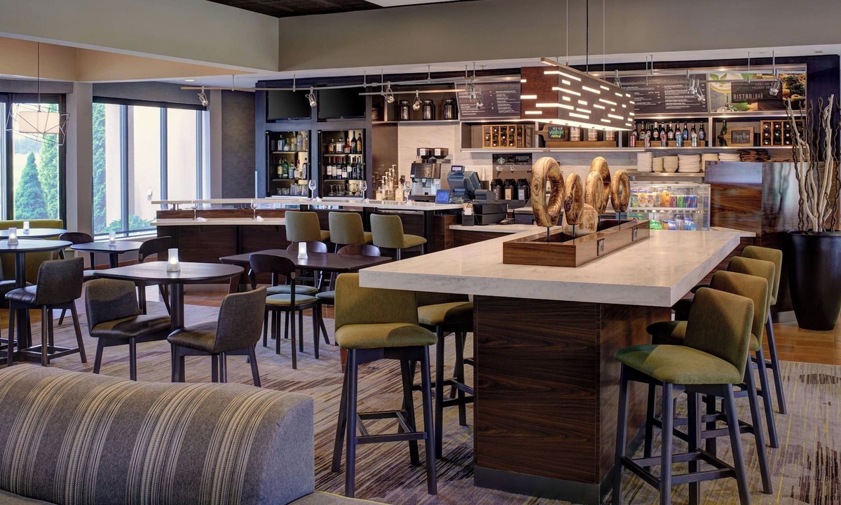 Dearborn Hotel | Courtyard by Marriott Detroit Dearborn