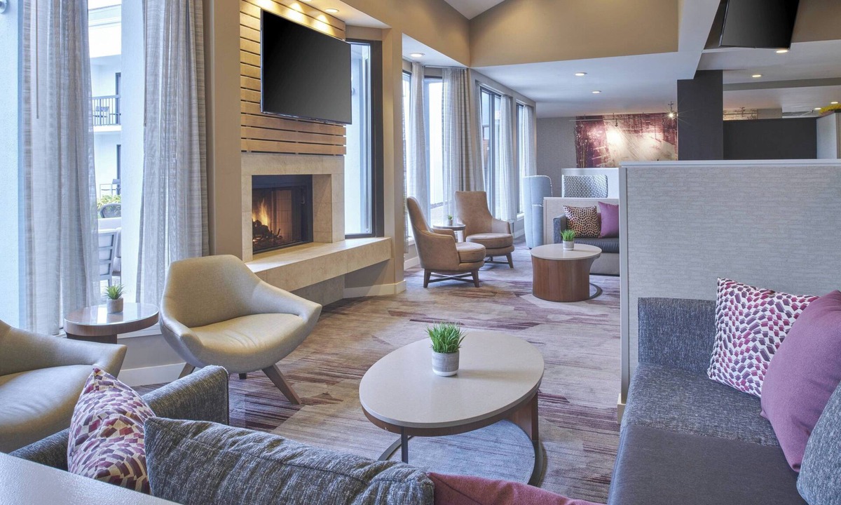 Troy Hotel | Courtyard by Marriott Detroit Troy