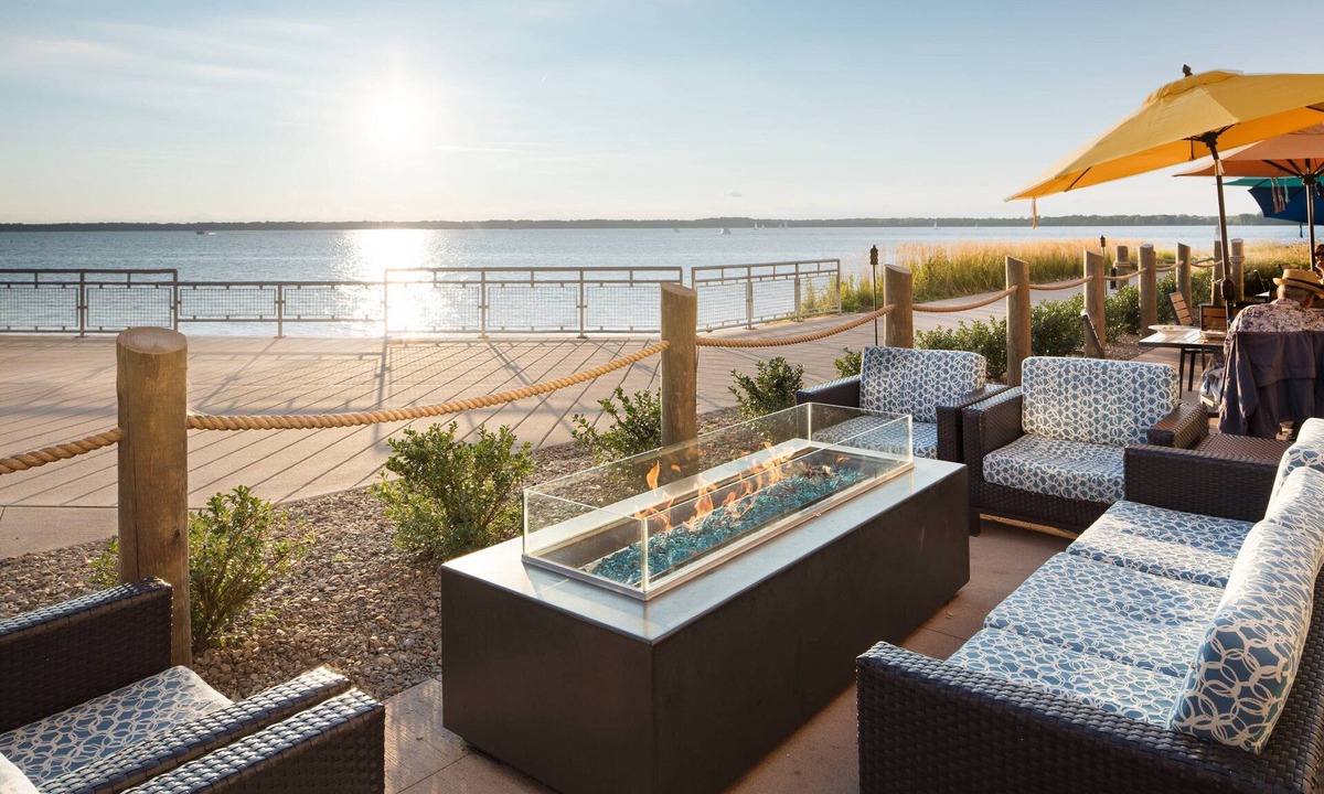 Erie Hotel | Courtyard by Marriott Erie Bayfront