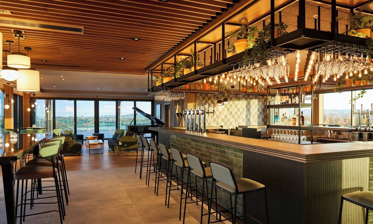 Clyst St Mary Hotel | Courtyard by Marriott Exeter Sandy Park