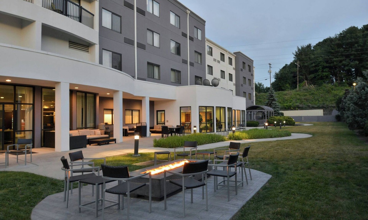 Harrisburg - Hershey Hotel | Courtyard by Marriott Harrisburg Hershey