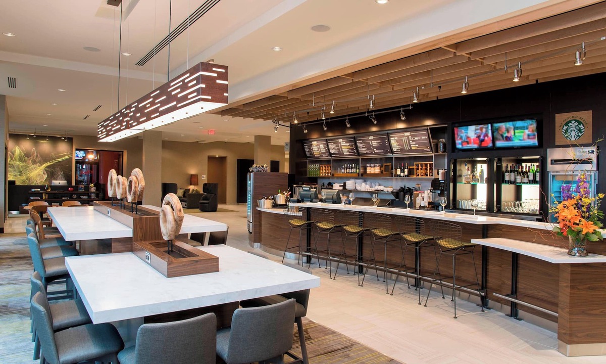 Holland Hotel | Courtyard by Marriott Holland Downtown