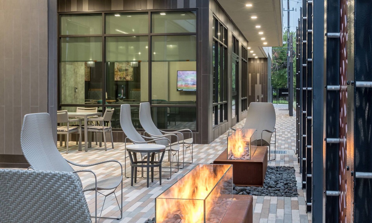 Houston Heights Hotel | Courtyard by Marriott Houston Heights/I-10
