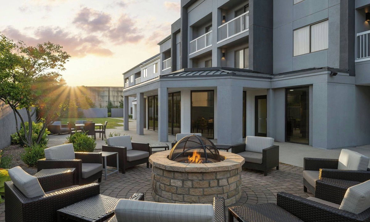 Pike Hotel | Courtyard by Marriott Indianapolis Northwest