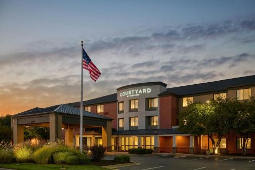Shawnee Hotel | Courtyard by Marriott Kansas City Shawnee