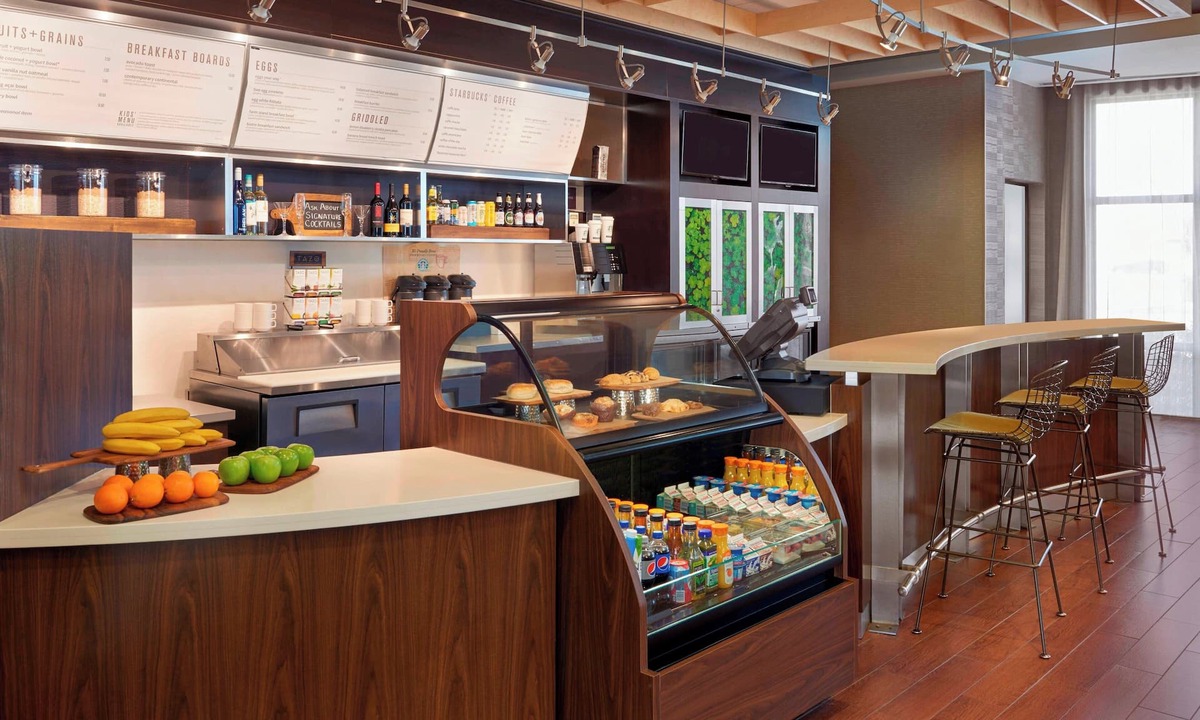 Kingston Hotel | Courtyard by Marriott Kingston Highway 401/Division Street