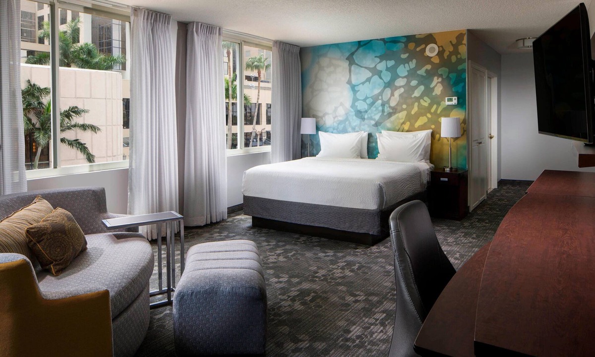 Downtown Hotel | Courtyard by Marriott Miami Dadeland
