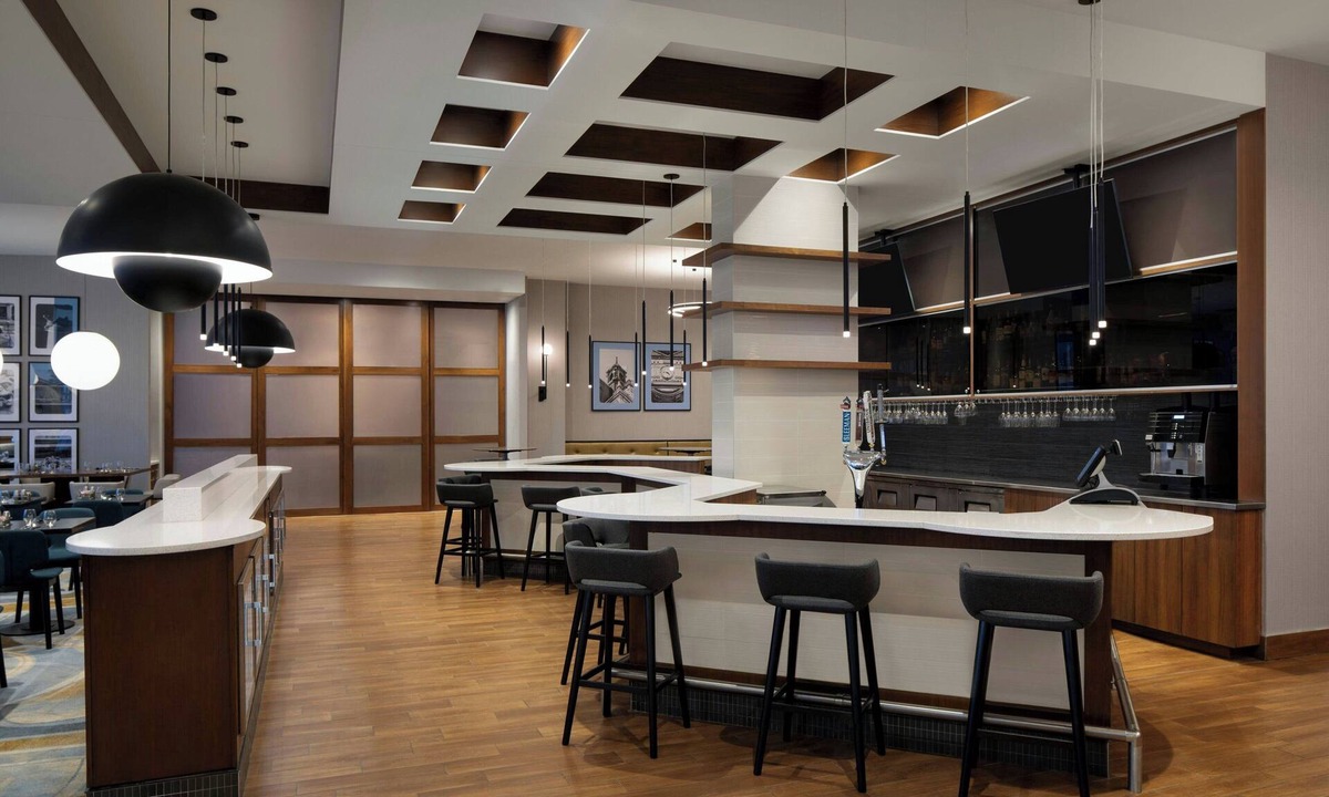 Saint-Laurent Hotel | Courtyard by Marriott Montreal Airport