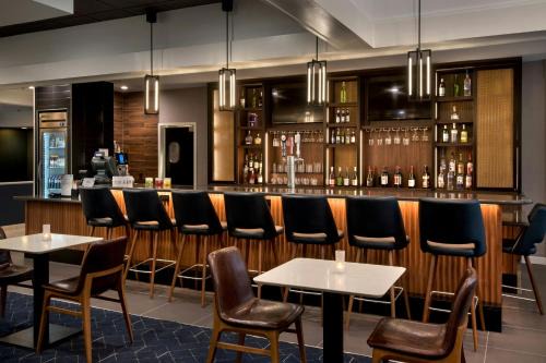 Landover Hotel | Courtyard by Marriott New Carrollton Landover