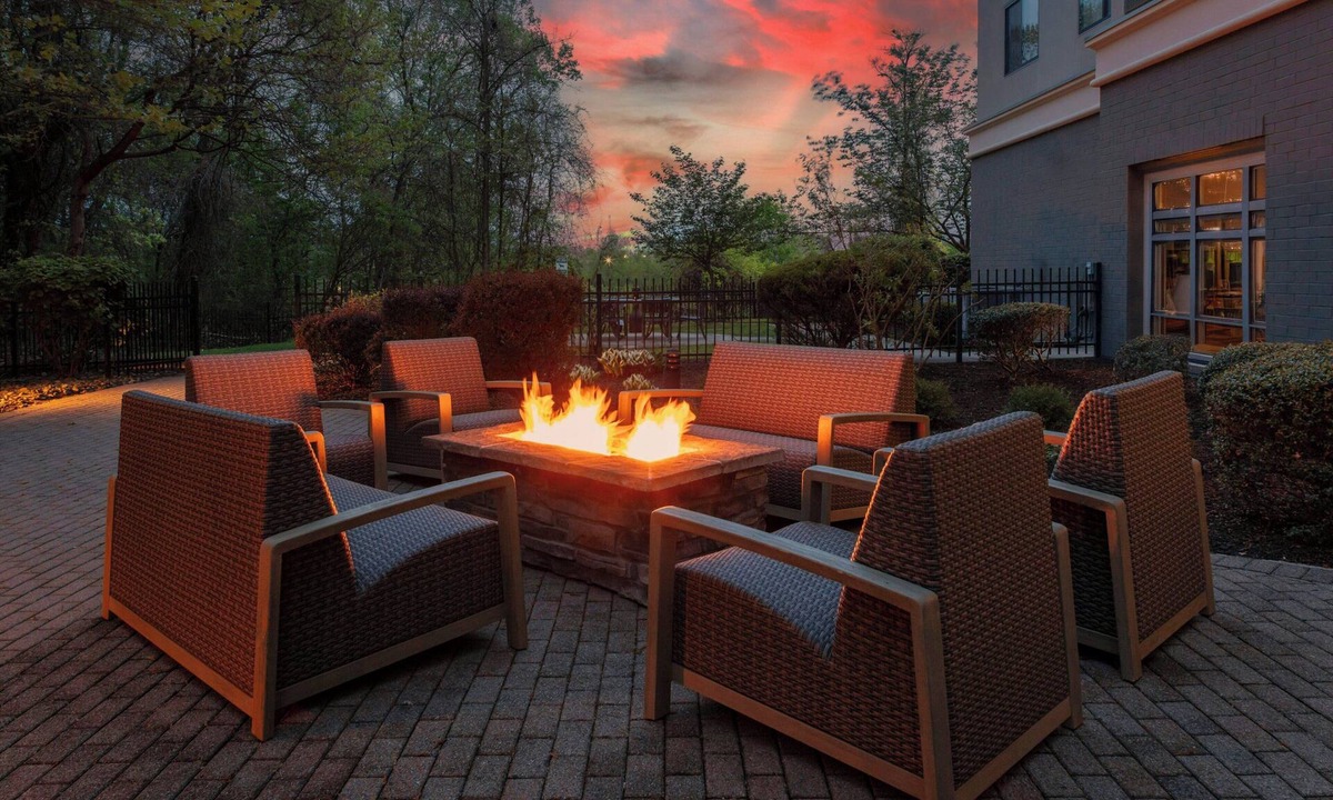 Grapeville Hotel | Courtyard by Marriott Pittsburgh Greensburg