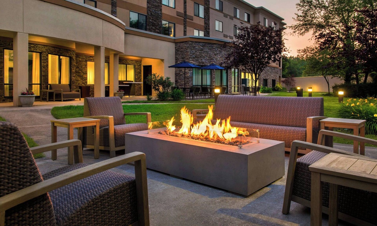 Paramus Hotel | Courtyard by Marriott Paramus