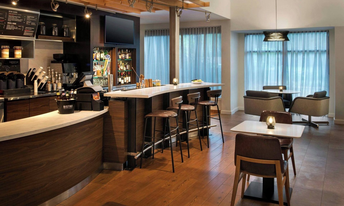 Wayne Hotel | Courtyard by Marriott Philadelphia Devon/Villanova