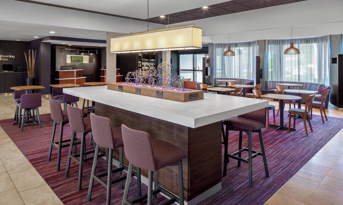 Moon Township Hotel | Courtyard by Marriott Pittsburgh Airport