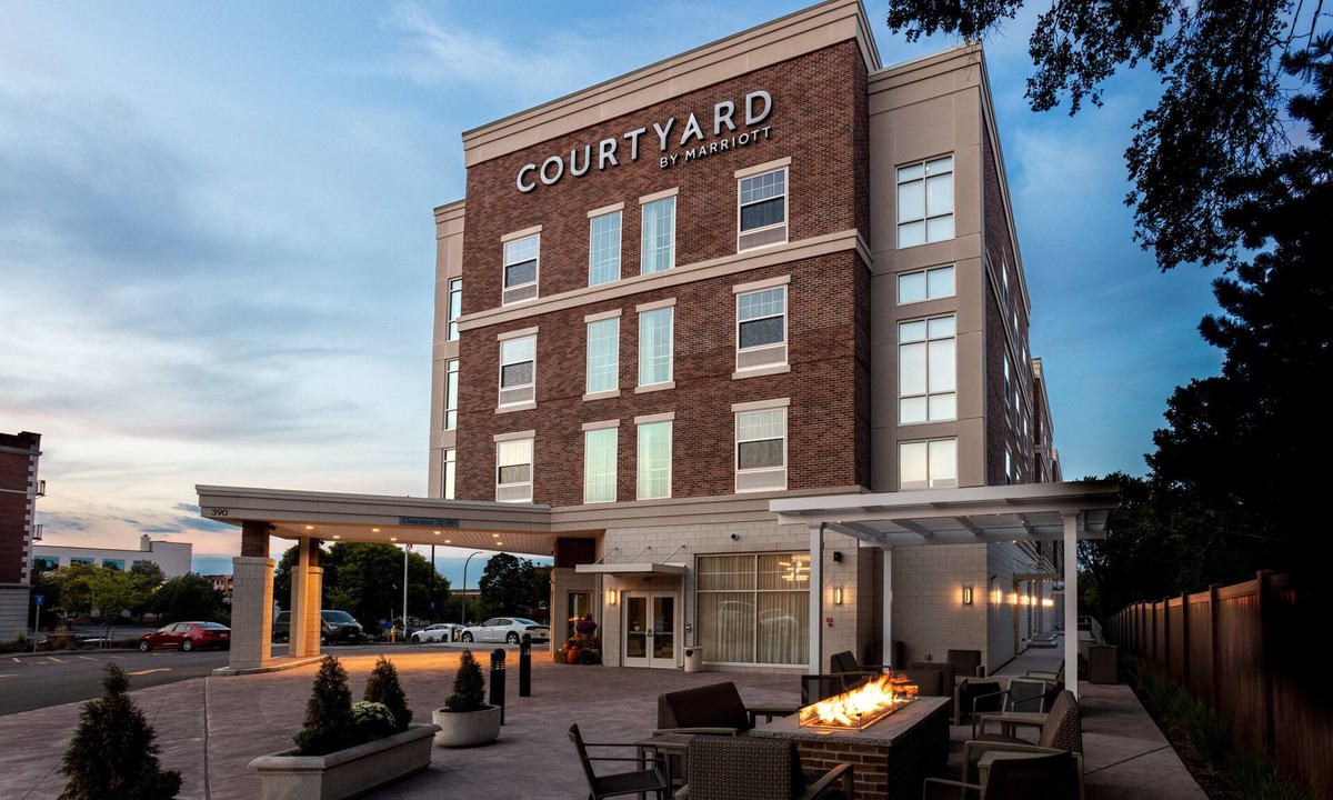 East Avenue Hotel | Courtyard by Marriott Rochester Downtown