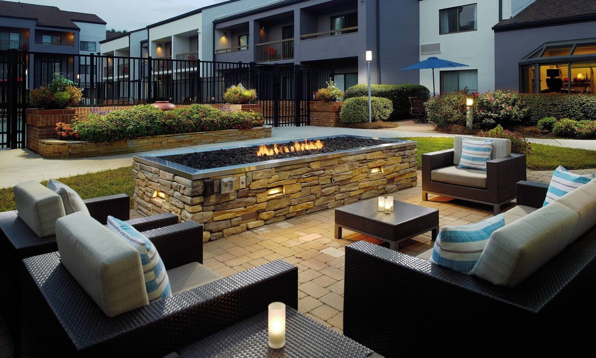 Raleigh Hotel | Courtyard by Marriott Raleigh Midtown