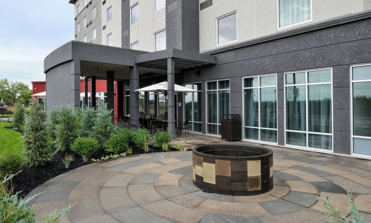 North Industrial Hotel | Courtyard by Marriott Saskatoon Airport