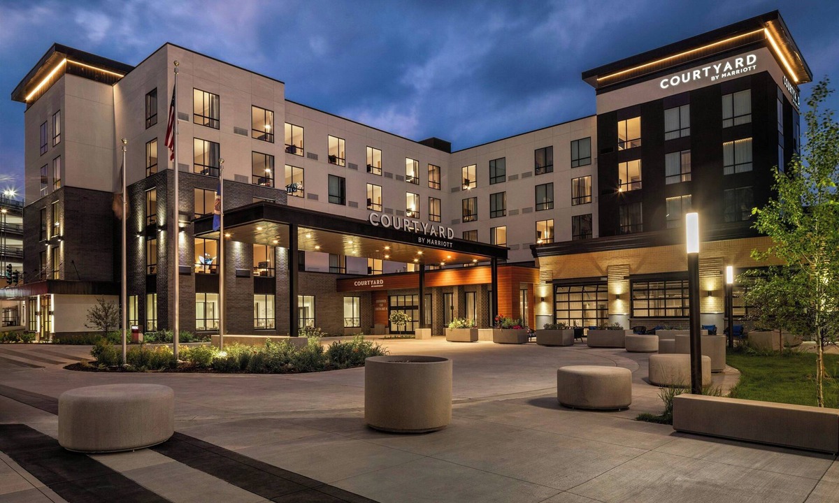 Northwestern Precinct Hotel | Courtyard by Marriott St. Paul Downtown