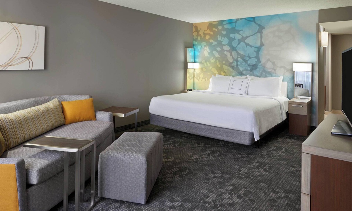 Northeast Mississauga Hotel | Courtyard by Marriott Toronto Airport