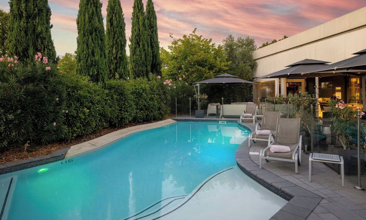 Saint - Martin - du - Touch Hotel | Courtyard by Marriott Toulouse Airport