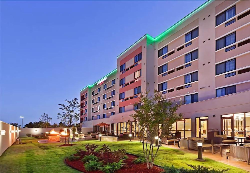 South Tulsa Hotel | Courtyard by Marriott Tulsa Woodland Hills