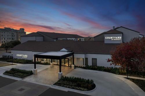 Brazos Hotel | Courtyard by Marriott Waco