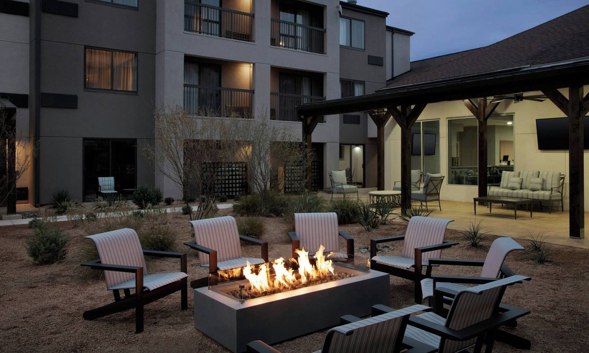 Brazos Hotel | Courtyard by Marriott Waco