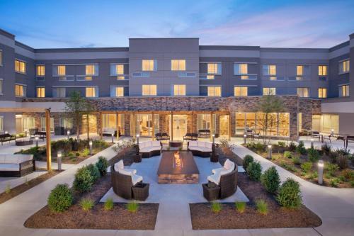 Ampere Hotel | Courtyard by Marriott Wayne Fairfield