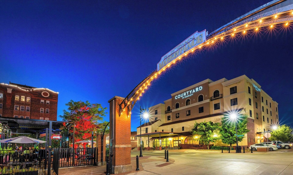 Old Town Hotel | Courtyard by Marriott Wichita At Old Town