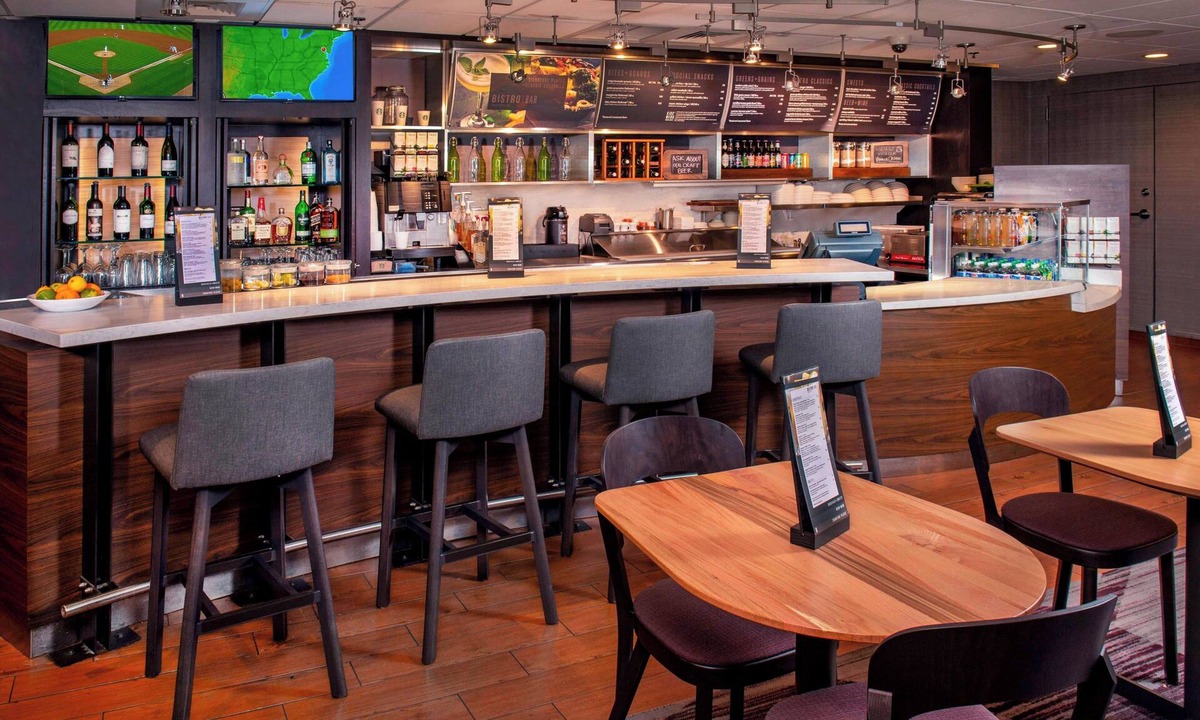 Downtown Wilmington Hotel | Courtyard by Marriott Wilmington Downtown