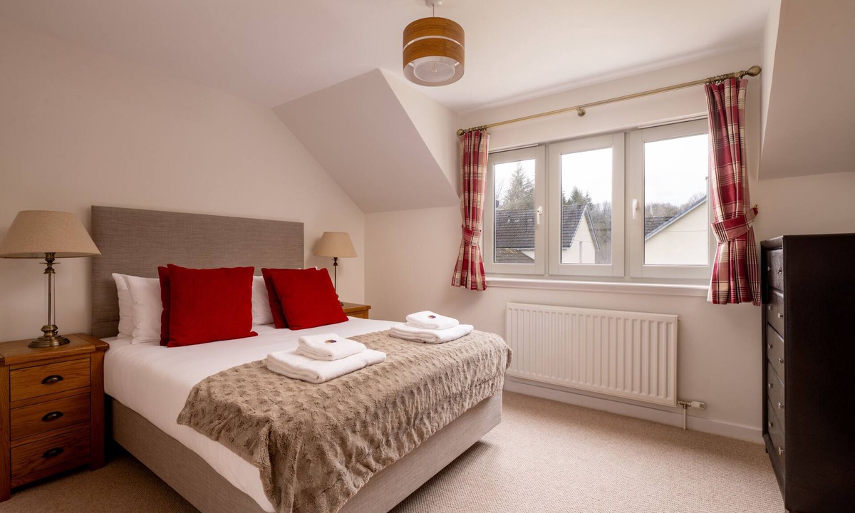 Fort Augustus Cottage | Courtyard Cottage 3, Riverside Cottage