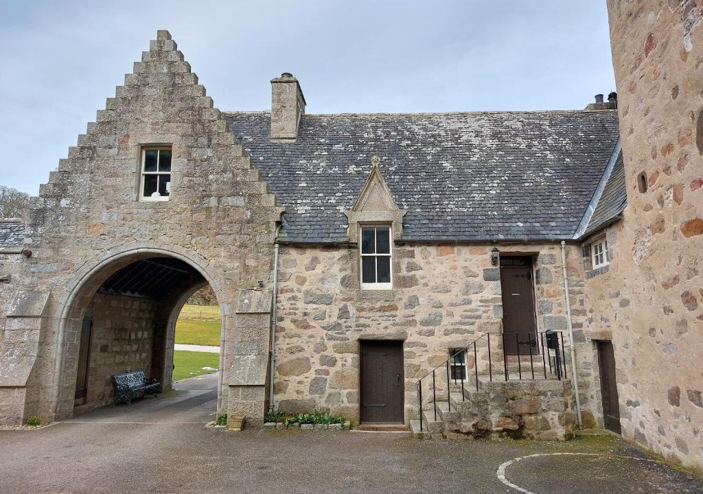 Banchory House | Courtyard Cottage - Drum Castle