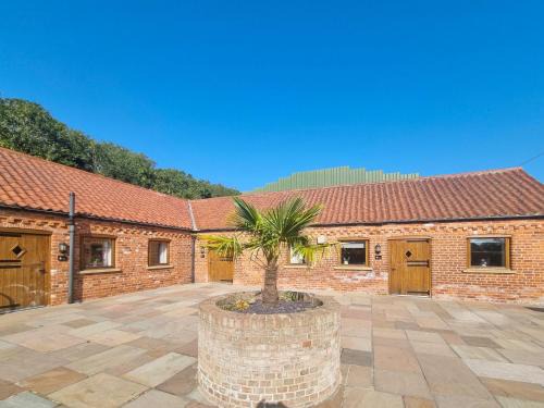 Fitling House | Courtyard Hot Tub