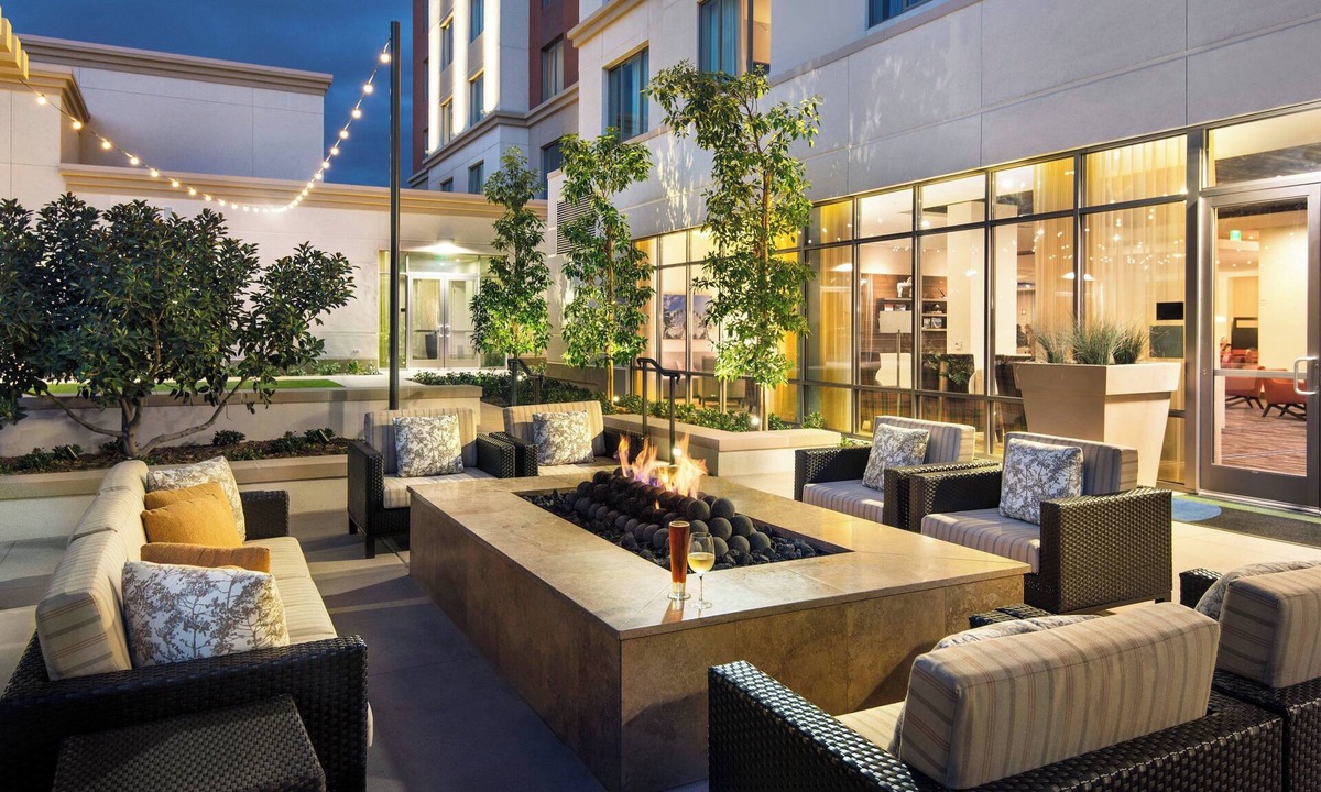 Irvine Hotel | Courtyard Irvine Spectrum