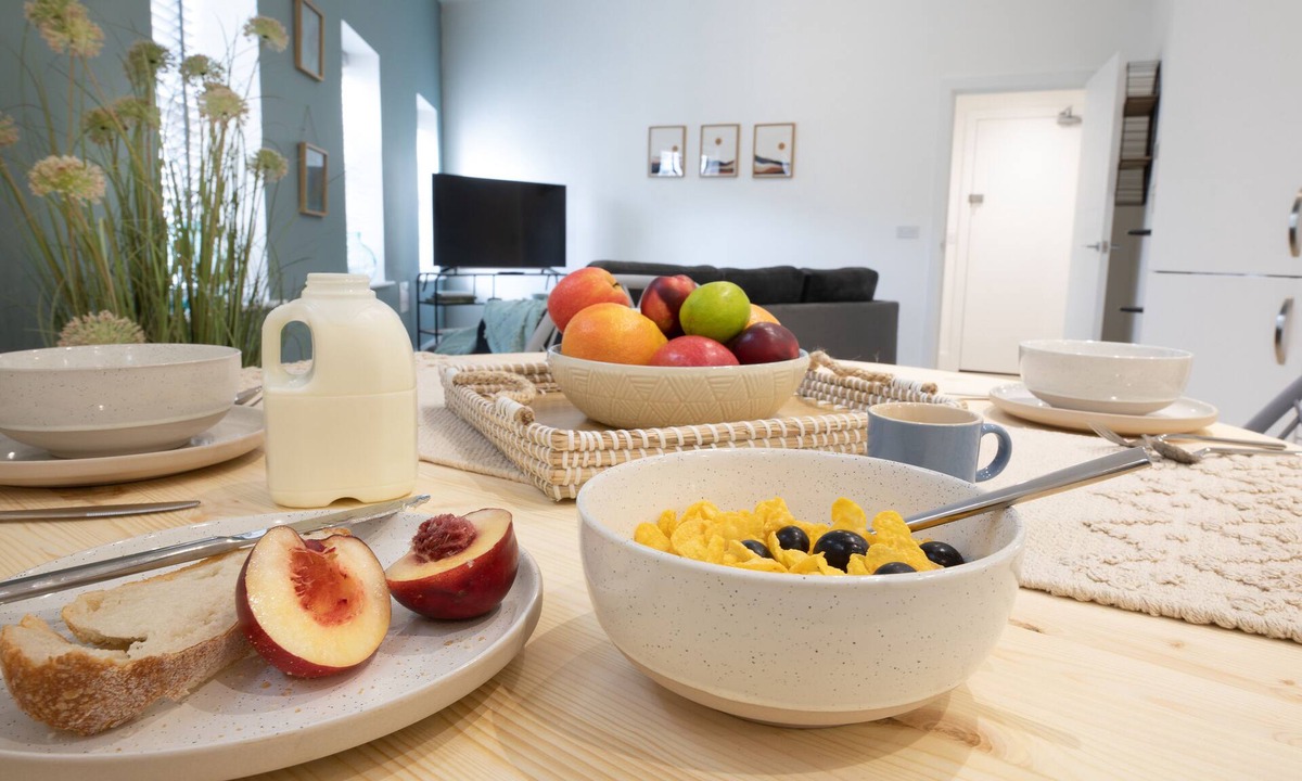 Southampton City Centre Apartment | Courtyard Retreat