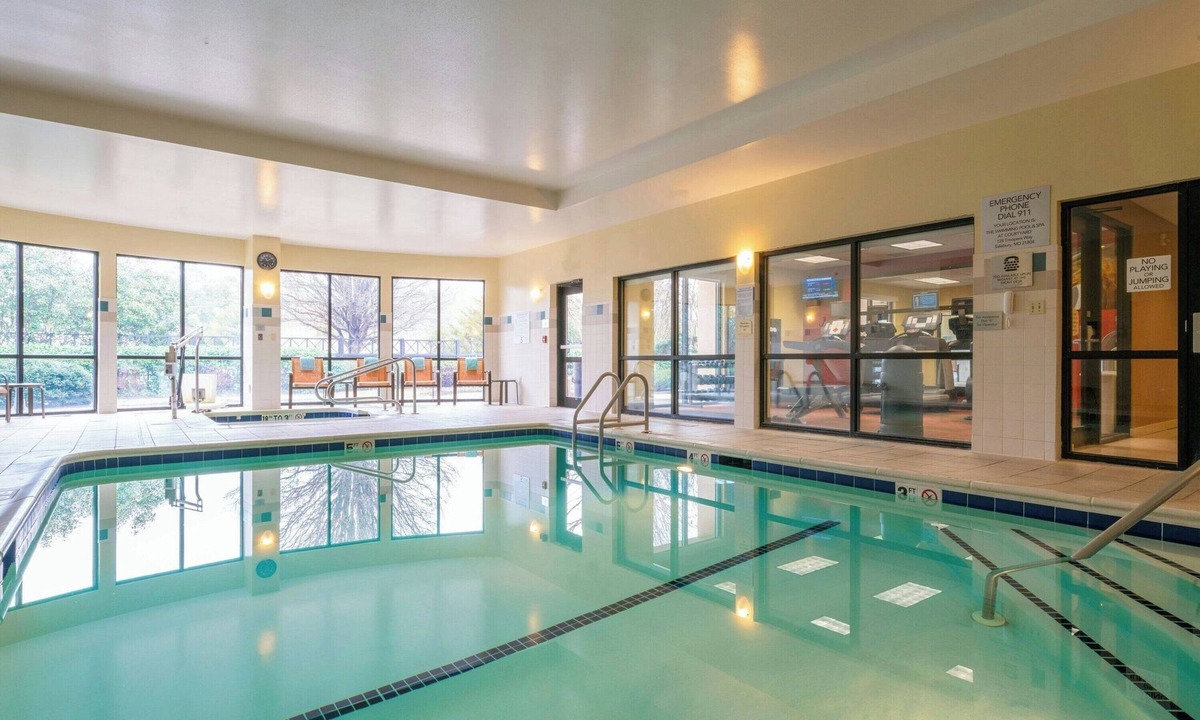 Salisbury Hotel | Courtyard Salisbury | King Sofa | Stadium, Salisbury U, TidalHealth Close