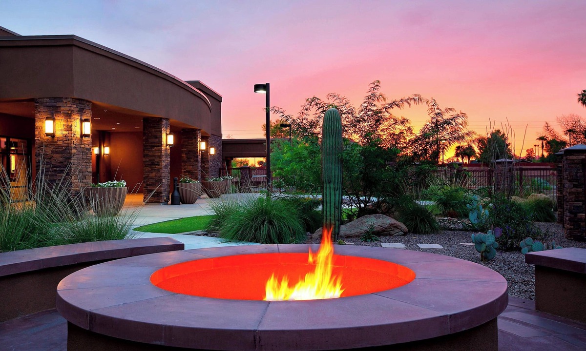South Scottsdale Hotel | Courtyard Scottsdale Salt River