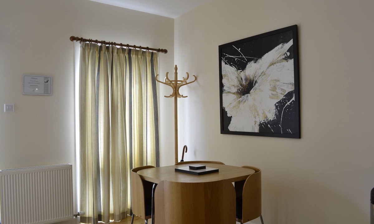 Arden Apartment | Courtyard Studio (Auchendennan)