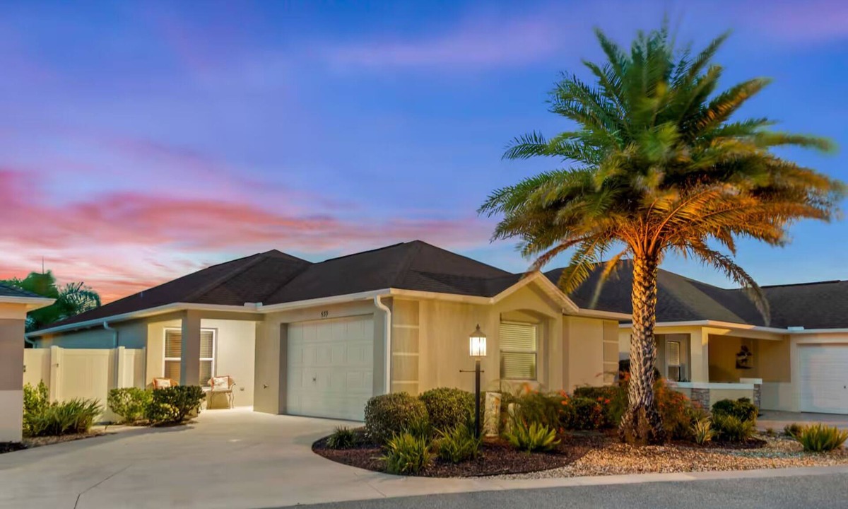 Charlotte Villa | Courtyard Villa + Golf Cart + Dog Friendly
