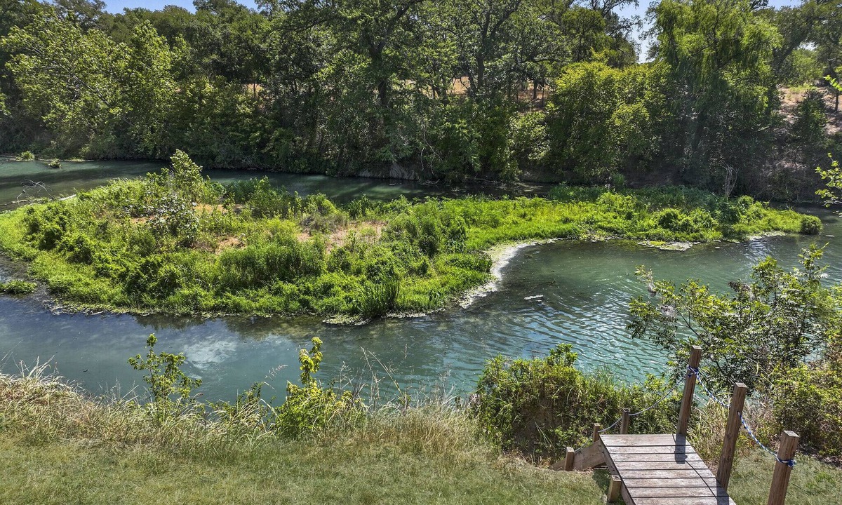 Martindale House | Cousins River Sanctuary I 3BR , sleeps 6, Hot tub