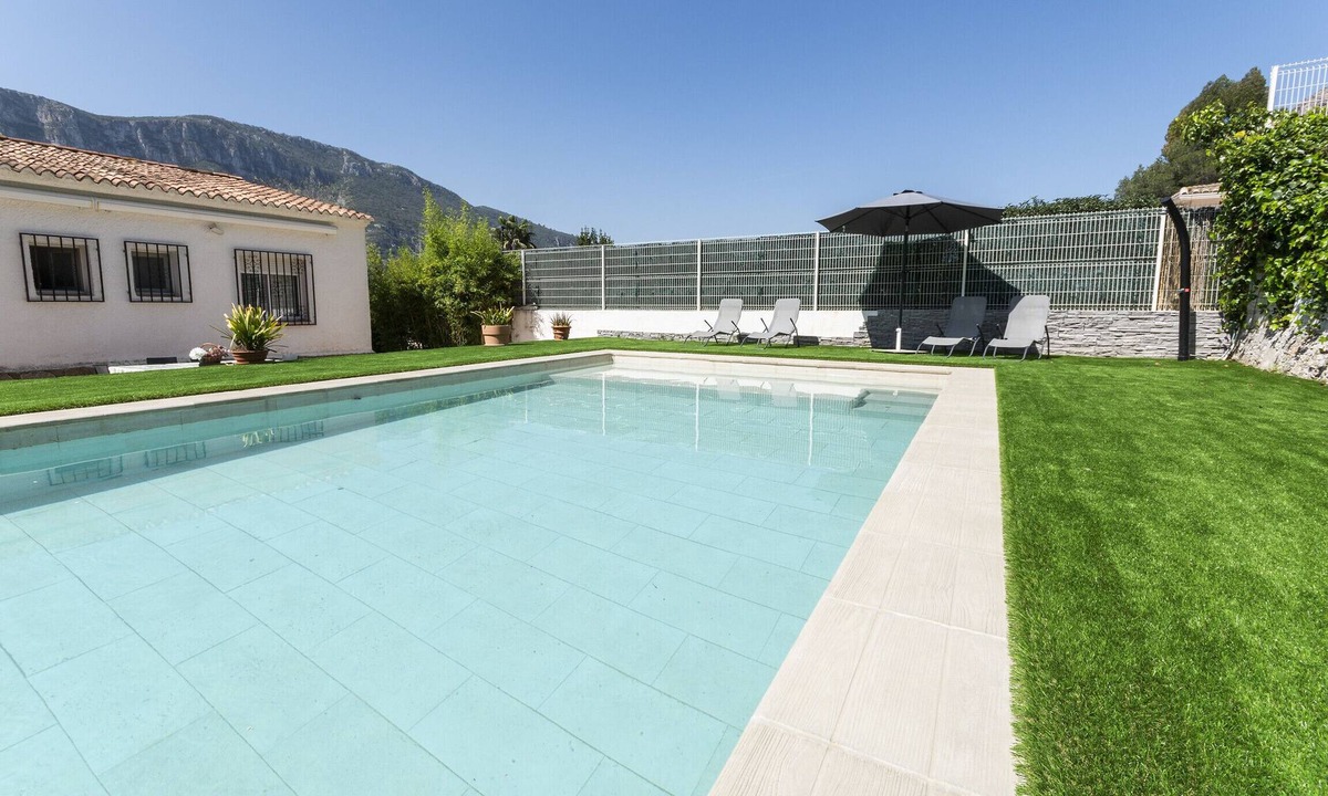 La Drova Villa | Cova De L'aire - Three Bedroom Villa, Sleeps 6