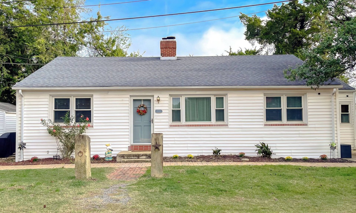 Lusby House | Cove Point Beach Cottage with Chesapeake Bay Views