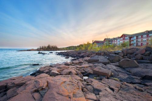Beaver Bay Resort | Cove Point Lodge